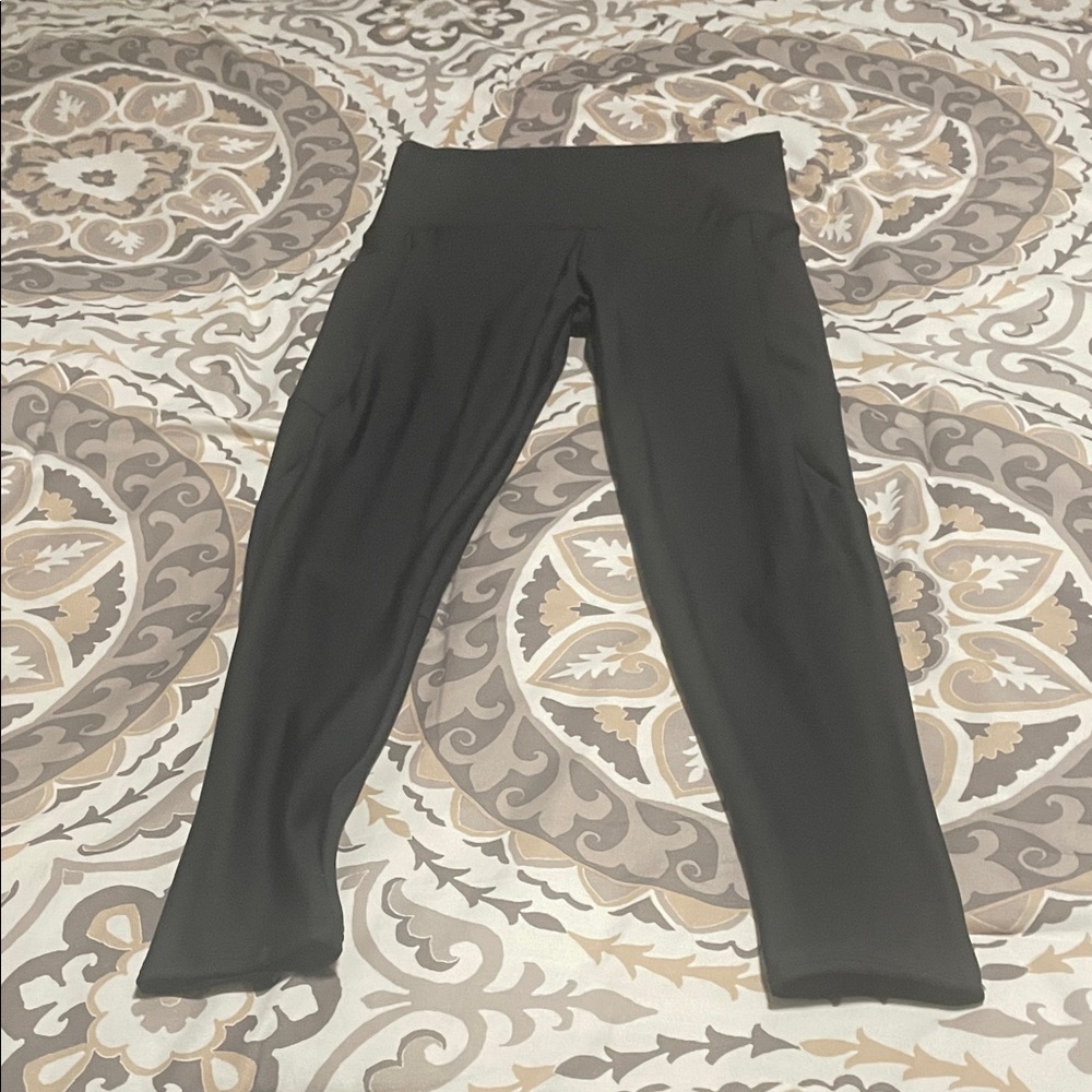 Women's Black Leggings NWOT.